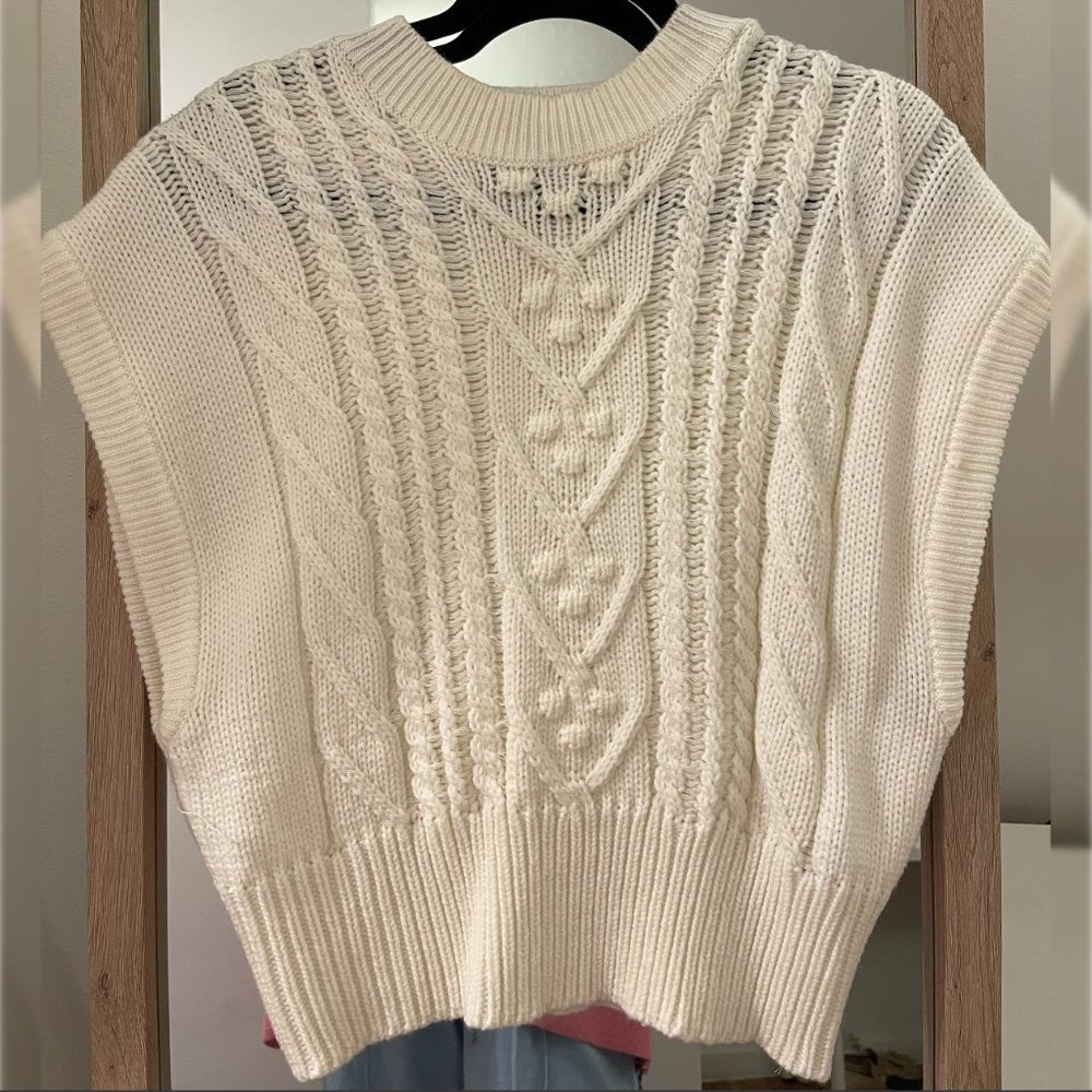 NEW Forever 21 White Sweater Vest